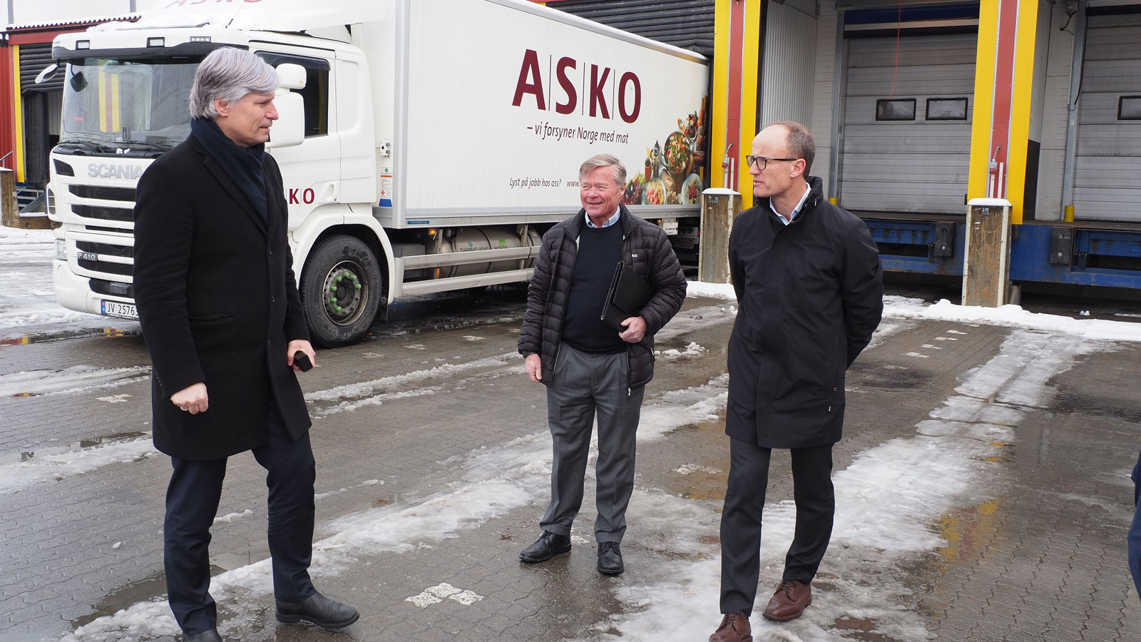Klima- og miljøminister Ola Elvestuen, Torbjørn Johannson og adm.dir. i ENOVA Nils Kristian Nakstad